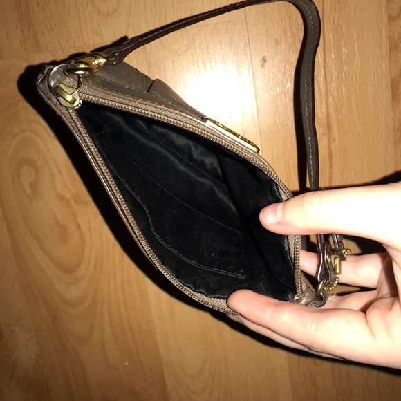 Coach wristlet - Picture 3 of 3